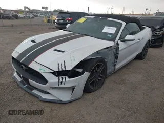 2020 Ford Mustang EcoBoost z VIN 1FATP8UH4L5120002, wystawiony jako IAAI lot #41977618 z przebiegiem 63 570 mil mil oraz . Historia ofert i sprzedaży dostępna na DreamBid. Obrazek 2.