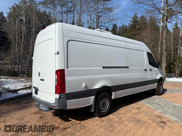 2022 Mercedes-Benz Sprinter with VIN W1Y4ECVY0NT105206, listed as a Copart auction lot 52155085 with 12,000 mi miles and Clean Title. Bid and sale history available at DreamBid. Image 13.