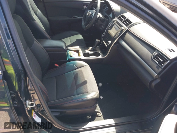 2017 Toyota Camry XLE z VIN 4T1BF1FK2HU396003, wystawiony jako IAAI lot #41792825 z przebiegiem 102 921 mil mil oraz . Historia ofert i sprzedaży dostępna na DreamBid. Obrazek 5.