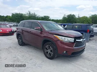 2016 Toyota Highlander XLE z VIN 5TDKKRFH2GS167956, wystawiony jako IAAI lot #42170195 z przebiegiem 142 181 mil mil oraz . Historia ofert i sprzedaży dostępna na DreamBid. Obrazek 1.