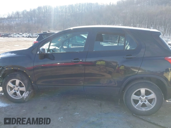 2016 Chevrolet Trax LS with VIN KL7CJNSB9GB600288, listed as a IAAI auction lot 41614215 with 73,486 mi miles. Bid and sale history available at carsss.com. Image 14.