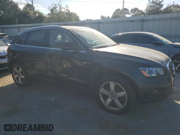 2010 Audi Q5 Premium Plus with VIN WA1LKAFP5AA101025, listed as a Copart auction lot 77333734 with 137,438 mi miles and Salvage title. Bid and sale history available at DreamBid. Image 4.