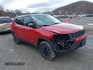 2019 Jeep Compass Trailhawk with VIN 3C4NJDDB2KT627875, listed as a IAAI auction lot 41808934 with 122,775 mi miles and . Bid and sale history available at carsss.com. Image 1.