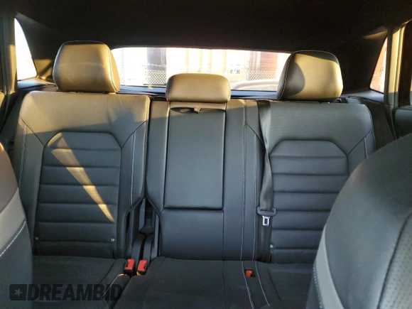 2021 Volkswagen Atlas SEL Premium z VIN 1V2TC2CA0MC204403, wystawiony jako Copart lot #83546004 z przebiegiem 30 314 mil mil oraz Szkoda całkowita • Salvage title. Historia ofert i sprzedaży dostępna na DreamBid. Obrazek 10.