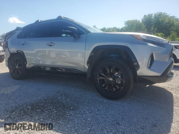 2024 Toyota RAV4 Hybrid XSE z VIN 2T3E6RFVXRW078872, wystawiony jako Copart lot #57592315 z przebiegiem 20 502 mil mil oraz Szkoda całkowita • Salvage title. Historia ofert i sprzedaży dostępna na DreamBid. Obrazek 4.