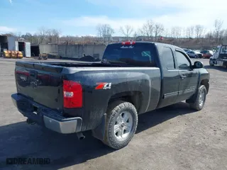 2011 Chevrolet Silverado 1500 LT with VIN 1GCRKSE39BZ364156, listed as a IAAI auction lot 41836392 with 167,227 mi miles. Bid and sale history available at carsss.com. Image 4.