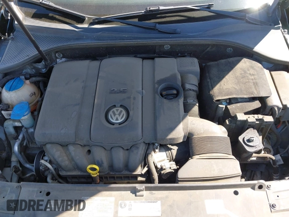 2013 Volkswagen Passat SE w/Sunroof & Nav with VIN 1VWBP7A35DC148149, listed as a IAAI auction lot 42148096 with 228,555 mi miles. Bid and sale history available at carsss.com. Image 10.