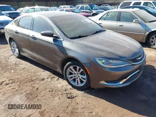 2015 Chrysler 200 Limited с VIN 1C3CCCAB5FN742948, выставлен на аукционе IAAI как лот 41173406 с пробегом 105 923 миль миль и . История ставок и продаж доступна на DreamBid. Изображение 1.