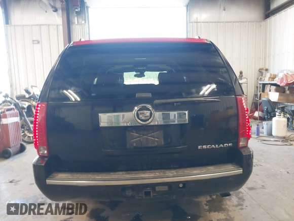 2008 Cadillac Escalade ESV z VIN 1GYFK66818R161446, wystawiony jako IAAI lot #42121700 z przebiegiem 176 684 mil mil oraz . Historia ofert i sprzedaży dostępna na DreamBid. Obrazek 16.