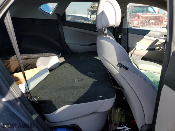 2018 Hyundai Tucson SEL with VIN KM8J33A48JU620700, listed as a Copart auction lot 46271185 with 0 mi miles and Salvage Title. Bid and sale history available at carsss.com. Image 11.