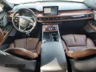 2023 Lincoln Aviator Reserve z VIN 5LM5J7XCXPGL20951, wystawiony jako Copart lot #47183215 z przebiegiem 24 426 mil mil oraz Szkoda całkowita • Salvage title. Historia ofert i sprzedaży dostępna na DreamBid. Obrazek 8.