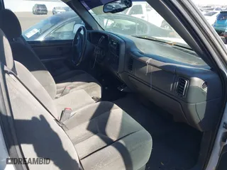 2005 Chevrolet Silverado 1500 LS with VIN 2GCEC19V351281059, listed as a IAAI auction lot 41590032 with 287,525 mi miles. Bid and sale history available at carsss.com. Image 5.