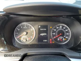 2024 Kia K5 GT-Line z VIN 5XXG64J21RG251951, wystawiony jako Copart lot #51559015 z przebiegiem 21 497 mil mil oraz Nie do naprawy • Non repairable. Historia ofert i sprzedaży dostępna na DreamBid. Obrazek 9.
