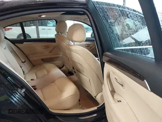 2015 BMW 5 Series 528i с VIN WBA5A5C59FD514631, выставлен на аукционе IAAI как лот 42379425 с пробегом 189 327 миль миль и . История ставок и продаж доступна на DreamBid. Изображение 8.