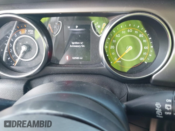 2019 Jeep Wrangler Unlimited Sport S z VIN 1C4HJXDN9KW636592, wystawiony jako IAAI lot #42159099 z przebiegiem 82 580 mil mil oraz . Historia ofert i sprzedaży dostępna na DreamBid. Obrazek 7.