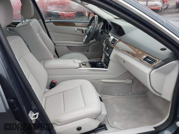 2016 Mercedes-Benz E-Class E 350 Luxury with VIN WDDHF8JB4GB252838, listed as a IAAI auction lot 41827623 with 53,706 mi miles. Bid and sale history available at carsss.com. Image 5.
