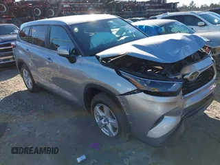 2023 Toyota Highlander L z VIN 5TDKDRAH1PS044814, wystawiony jako IAAI lot #41258184 z przebiegiem 54 055 mil mil oraz . Historia ofert i sprzedaży dostępna na DreamBid. Obrazek 1.