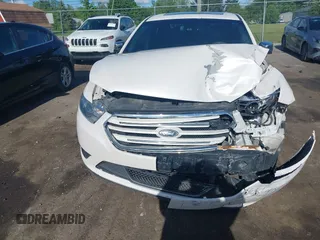2017 Ford Taurus Limited z VIN 1FAHP2J85HG115863, wystawiony jako IAAI lot #42336857 z przebiegiem 152 890 mil mil oraz . Historia ofert i sprzedaży dostępna na DreamBid. Obrazek 6.