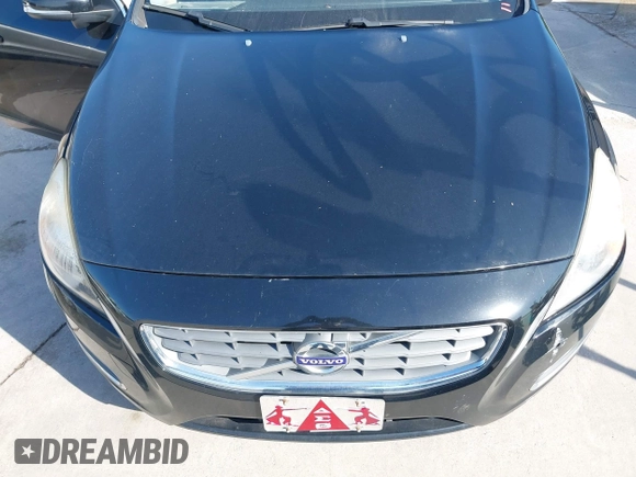 2012 Volvo S60 T5 with VIN YV1622FSXC2109433, listed as a IAAI auction lot 42015178 with 161,895 mi miles. Bid and sale history available at carsss.com. Image 6.