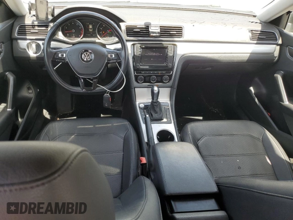 2019 Volkswagen Passat Wolfsburg Edition z VIN 1VWLA7A30KC013728, wystawiony jako Copart lot #56942935 z przebiegiem 117 878 mil mil oraz Szkoda całkowita • Salvage title. Historia ofert i sprzedaży dostępna na DreamBid. Obrazek 8.
