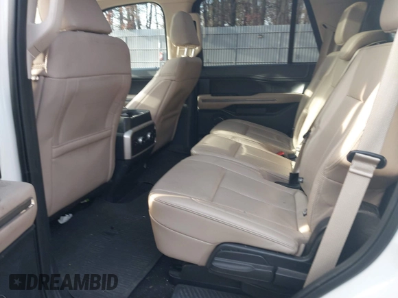 2022 Ford Expedition XLT with VIN 1FMJU1JT1NEA27995, listed as a IAAI auction lot 40935076 with 154,139 mi miles. Bid and sale history available at carsss.com. Image 8.