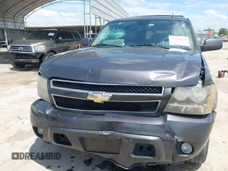 2011 Chevrolet Tahoe LT with VIN 1GNSCBE04BR205993, listed as a IAAI auction lot 42481654 with 272,265 mi miles and . Bid and sale history available at DreamBid. Image 6.