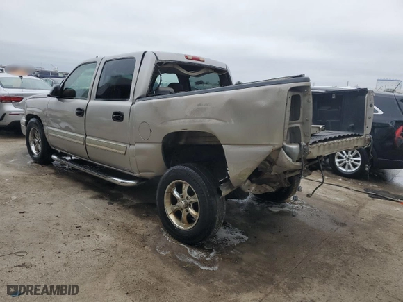 2006 Chevrolet Silverado 1500 LT2 with VIN 2GCEC13T261146342, listed as a Copart auction lot 85500374 with 0 mi miles and Salvage Title. Bid and sale history available at carsss.com. Image 2.