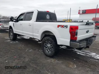 2017 Ford F-250 Lariat z VIN 1FT7W2B68HED64529, wystawiony jako IAAI lot #41670854 z przebiegiem 186 468 mil mil oraz . Historia ofert i sprzedaży dostępna na DreamBid. Obrazek 3.