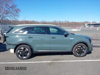 2025 Kia Sorento SX Prestige z VIN KNDRKDJG3S5293662, wystawiony jako IAAI lot #41886980 z przebiegiem 6 203 mil mil oraz . Historia ofert i sprzedaży dostępna na DreamBid. Obrazek 13.