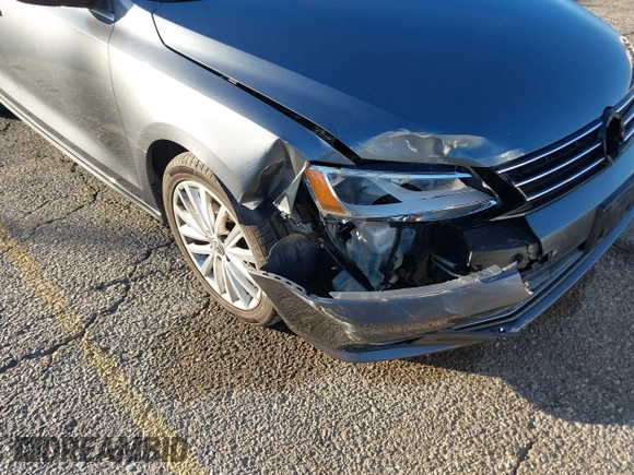 2015 Volkswagen Jetta Sport with VIN 3VWD17AJ2FM318669, listed as a IAAI auction lot 41266868 with 124,539 mi miles and . Bid and sale history available at DreamBid. Image 6.
