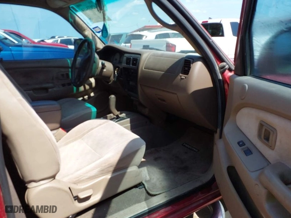 2004 Toyota Tacoma PreRunner with VIN 5TEGN92N74Z308107, listed as a IAAI auction lot 42033484 with 208,393 mi miles. Bid and sale history available at carsss.com. Image 5.
