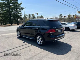 2017 Mercedes-Benz GLE 350 z VIN 4JGDA5HB3HA970802, wystawiony jako Copart lot #54207775 z przebiegiem 99 455 mil mil oraz Czysty tytuł • Clean title. Historia ofert i sprzedaży dostępna na DreamBid. Obrazek 4.