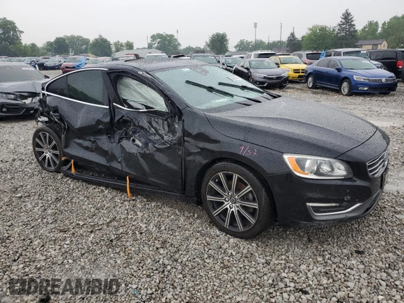 2017 Volvo S60 Inscription z VIN LYV402HK2HB147244, wystawiony jako Copart lot #59222355 z przebiegiem Nie podano mil oraz Szkoda całkowita • Salvage title. Historia ofert i sprzedaży dostępna na DreamBid. Obrazek 4.