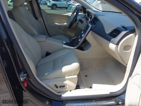 2016 Volvo S60 T5 Drive-E Premier with VIN YV126MFK9G2396543, listed as a IAAI auction lot 41912700 with 226,226 mi miles. Bid and sale history available at carsss.com. Image 5.