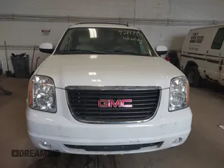 2013 GMC Yukon XL SLT with VIN 1GKS2KE70DR273126, listed as a IAAI auction lot 42147902 with 233,032 mi miles. Bid and sale history available at carsss.com. Image 12.