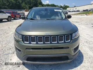 2019 Jeep Compass Sport z VIN 3C4NJCAB3KT726316, wystawiony jako Copart lot #63980245 z przebiegiem 142 357 mil mil oraz Czysty tytuł • Clean title. Historia ofert i sprzedaży dostępna na DreamBid. Obrazek 5.
