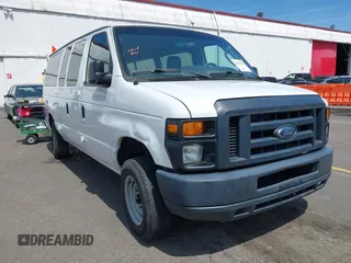 2013 Ford Econoline Passenger XL z VIN 1FBNE3BL4DDA56459, wystawiony jako IAAI lot #42223633 z przebiegiem 411 732 mil mil oraz . Historia ofert i sprzedaży dostępna na DreamBid. Obrazek 1.