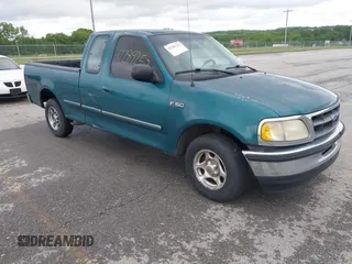 1997 Ford F-150 z VIN 1FTDX1761VKD05869, wystawiony jako IAAI lot #42289252 z przebiegiem 269 998 mil mil oraz . Historia ofert i sprzedaży dostępna na DreamBid. Obrazek 1.