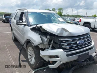 2017 Ford Explorer z VIN 1FM5K7B88HGB27654, wystawiony jako IAAI lot #42702068 z przebiegiem 177 315 mil mil oraz . Historia ofert i sprzedaży dostępna na DreamBid. Obrazek 1.