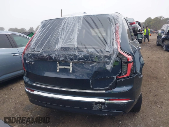 2025 Volvo XC90 with VIN YV4062PG4S1370195, listed as a IAAI auction lot 41912433 with 31 mi miles and . Bid and sale history available at DreamBid. Image 16.