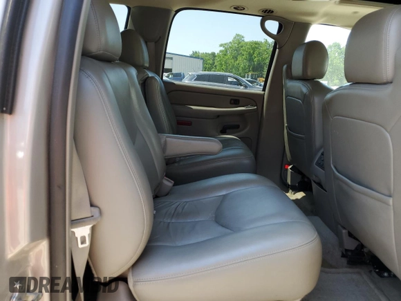 2006 Chevrolet Suburban LS with VIN 1GNFK16Z76J170074, listed as a Copart auction lot 61898635 with 284,436 mi miles and Salvage title. Bid and sale history available at DreamBid. Image 11.