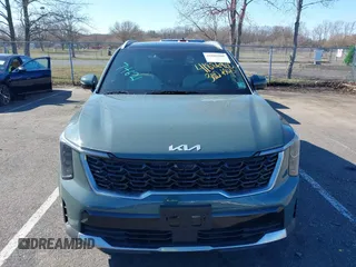 2025 Kia Sorento SX Prestige z VIN KNDRKDJG3S5293662, wystawiony jako IAAI lot #41886980 z przebiegiem 6 203 mil mil oraz . Historia ofert i sprzedaży dostępna na DreamBid. Obrazek 12.