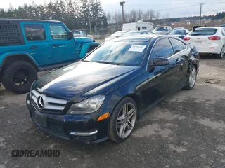 2013 Mercedes-Benz C 250 z VIN WDDGJ4HB0DG104144, wystawiony jako IAAI lot #41516124 z przebiegiem 117 916 mil mil oraz . Historia ofert i sprzedaży dostępna na DreamBid. Obrazek 2.