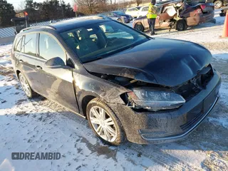 2015 Volkswagen Golf SportWagen TDI SE with VIN 3VWCA7AU0FM508329, listed as a IAAI auction lot 41406682 with 91,878 mi miles. Bid and sale history available at carsss.com. Image 1.