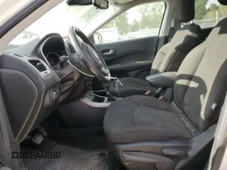 2021 Jeep Compass Sport z VIN 3C4NJCAB0MT553051, wystawiony jako Copart lot #56959425 z przebiegiem 37 753 mil mil oraz Szkoda całkowita • Salvage title. Historia ofert i sprzedaży dostępna na DreamBid. Obrazek 7.