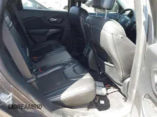 2019 Jeep Cherokee Latitude Plus z VIN 1C4PJMLNXKD195563, wystawiony jako IAAI lot #42461618 z przebiegiem 78 603 mil mil oraz . Historia ofert i sprzedaży dostępna na DreamBid. Obrazek 8.