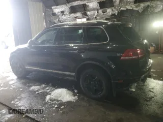 2017 Volkswagen Touareg Wolfsburg Edition с VIN WVGRF7BP4HD000477, выставлен на аукционе Copart как лот 46334275 с пробегом Не указан миль и На запчасти • Non repairable. История ставок и продаж доступна на DreamBid. Изображение 2.