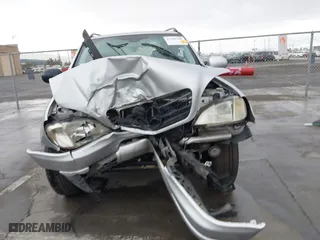 2001 Mercedes-Benz M-Class with VIN 4JGAB54E61A237617, listed as a IAAI auction lot 41788348 with 178,752 mi miles. Bid and sale history available at carsss.com. Image 6.