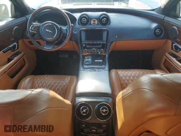 2017 Jaguar XJ Portfolio с VIN SAJWJ2GD3H8W07844, выставлен на аукционе Copart как лот 63762435 с пробегом Не указан миль и Чистый • Clean title. История ставок и продаж доступна на DreamBid. Изображение 8.