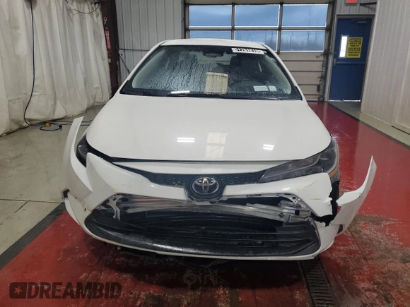 2025 Toyota Corolla LE with VIN 5YFB4MDE7SP256672, listed as a Copart auction lot 51751815 with 1,096 mi miles and Salvage Title. Bid and sale history available at carsss.com. Image 5.